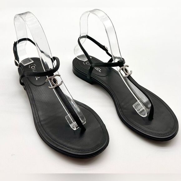 CHANEL CC Silver Logo Black Leather Thong T - Strap Sandals Flats EU 37 US 6-6.5 - Picture 1 of 14
